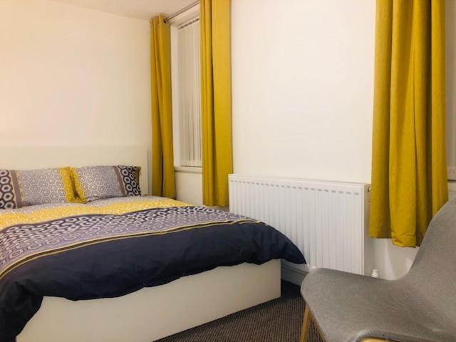 Townhouse @ Corporation Street Stoke Bed & Breakfast Екстериор снимка